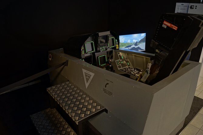 F / A-18 fighter jet flight simulator in Zurich - An In-Depth Look at the Zurich Fighter Jet Simulator Experience