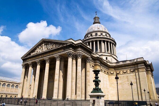 Family treasure hunt from the Panthéon to the Louvre - Practical Details & Considerations