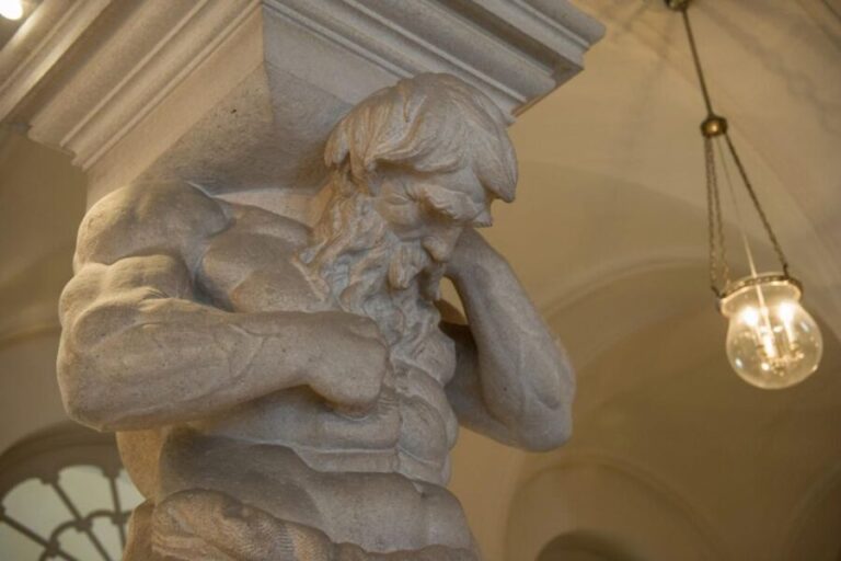 Fast-Track Amalienborg Palace Museum Copenhagen Private Tour - The Value of Skip-the-Line Access