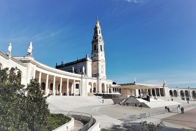 Fátima day tour - private and guided - The Experience in Context: What Makes This Tour Stand Out