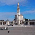 Fatima Sanctuary and Pastorinhos Village Day Trip from Porto - Arriving at Fátima: First Impressions
