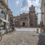 Ferrara: City Highlights Walking Tour with Local Guide - Discovering the Palazzo dei Diamanti