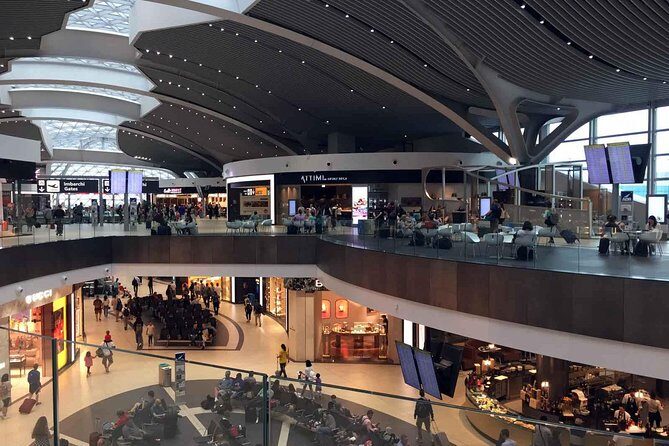 Fiumicino Airport private transfers with luxury Mercedes van - The Experience: A Closer Look