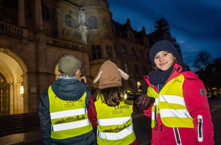 Flashlight tour for children/teenagers - The Practical Side: What You Need to Know