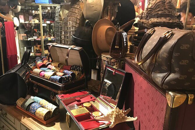 Flea Market Secrets near Montmartre: A Paris Hunt for Treasures - Practical Details & Value