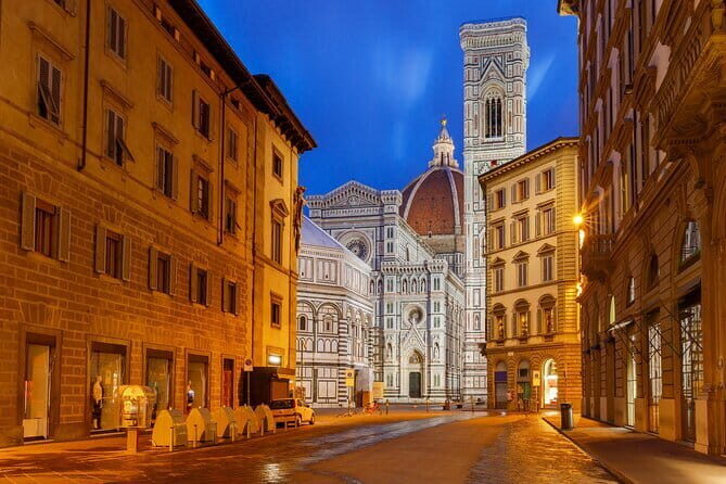 Florence Night Bike Tour with Wine and Aperitivo Picnic included - Iconic Landmarks and Hidden Corners