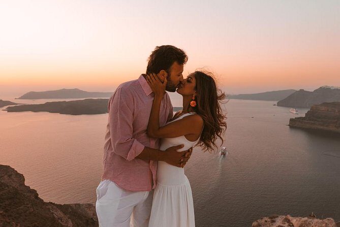 Flying Dress Santorini Photoshoot - Who Is This Experience Best For?