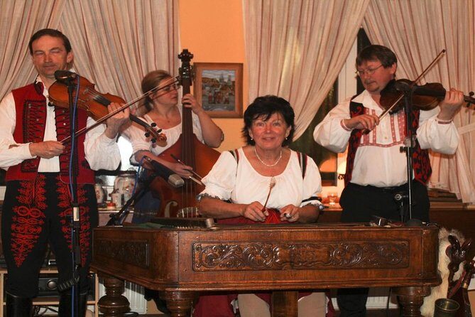 Folklore Evening with Music and Dinner - Who is This Tour Best For?
