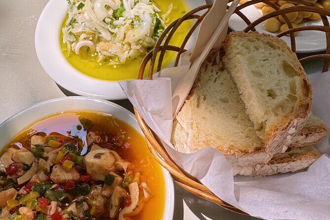 Food, Drinks, Sights and Stories - Enjoy Lisbon with Locals - Exploring the Itinerary: From Chiado to Castelo de São Jorge