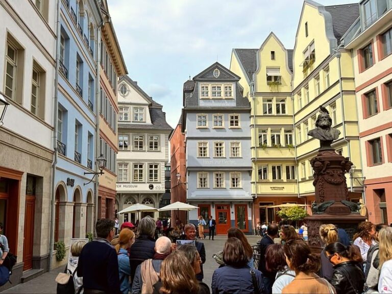 Frankfurt: Discover the heart of Frankfurt - a city tour in Russian - The Practical Side: Whats Included and What Not