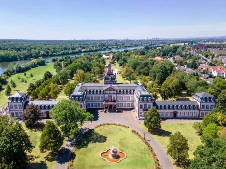 Frankfurt: RheinMainCard - Unlimited RMV Transportation - Who Will Benefit Most?