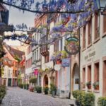Freiburg im Breisgau: old town group walking tour Italian - Starting Point: Rathausplatz