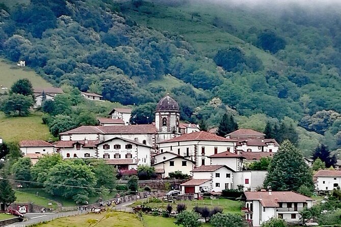 French Basque Countryside Private tour - Bidarray and Espelette: Scenic Charm and Spicy Traditions