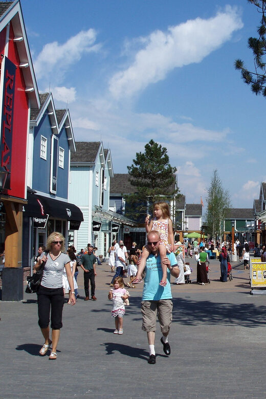 From Amsterdam: Private Day Trip to Fashion Outlet - Price and Value Analysis