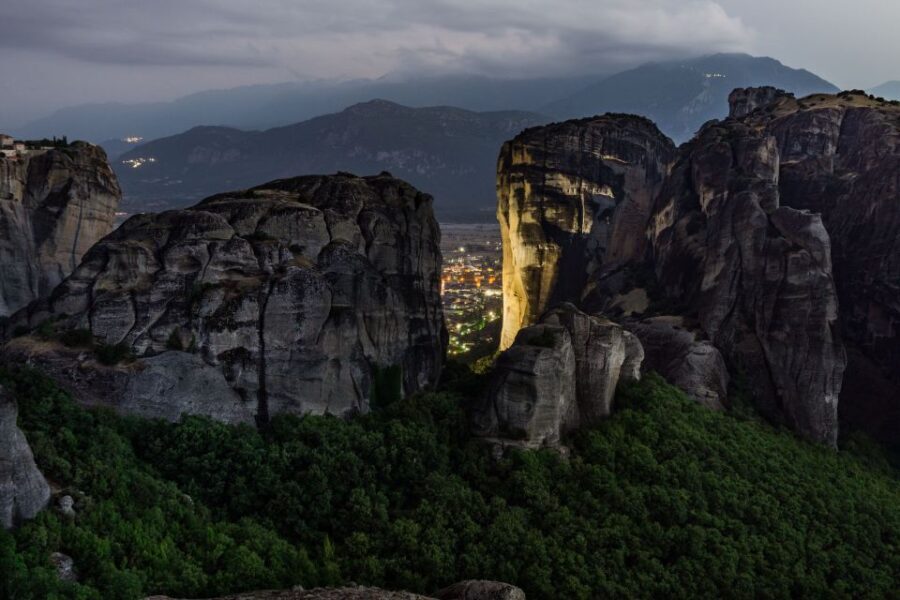 From Athens: Delphi and Meteora 2-Day Tour with Hotel - Who Should Consider This Tour?