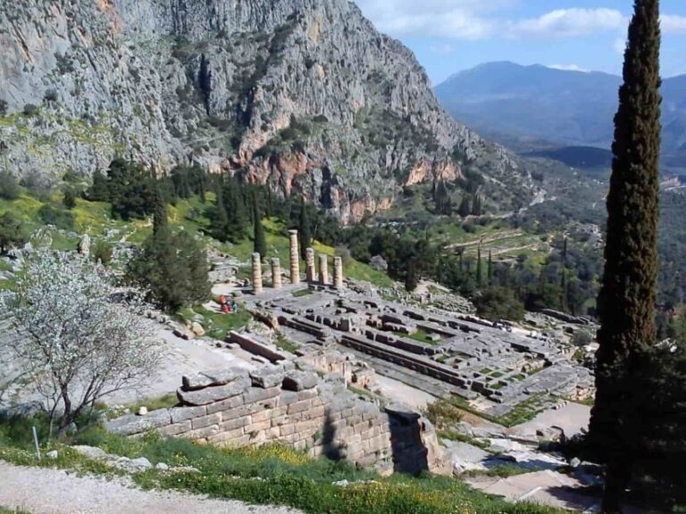 From Athens: Delphi Private Tour with Lunch Time - Authenticities and Insights from Reviews