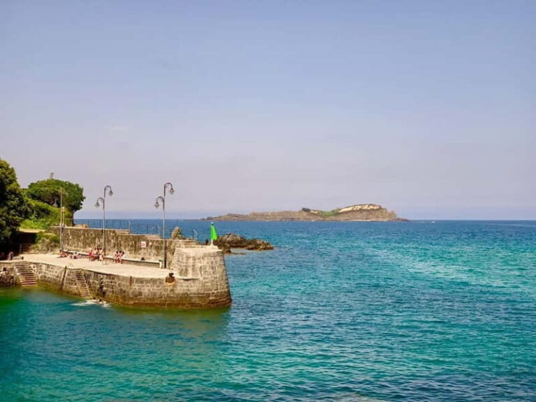 From Bilbao: Gaztelugatxe, Gernika, and Mundaka Guided Tour - An In-Depth Look at the Experience