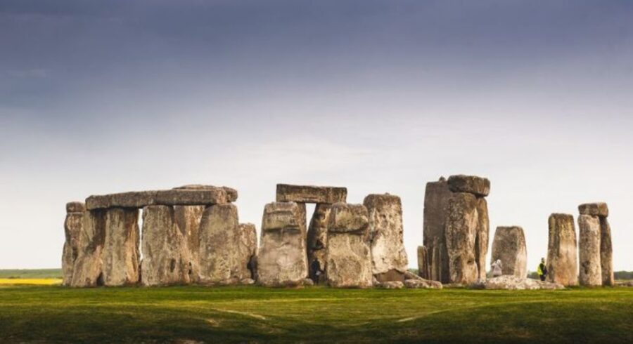 From Bristol: Stonehenge and Cotswold Villages Day Tour - Analyzing the Value