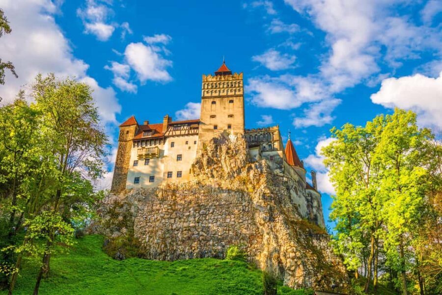 From Bucharest: Day Trip to Dracula's Castle, Peles & Brasov - Detailed Breakdown of the Itinerary