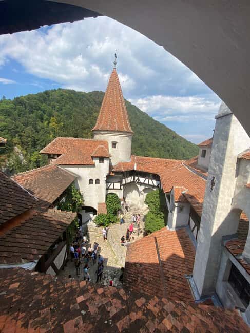 From Bucharest: Private Day Tour to Dracula's Castle 8 Hours - Day’s Itinerary Breakdown