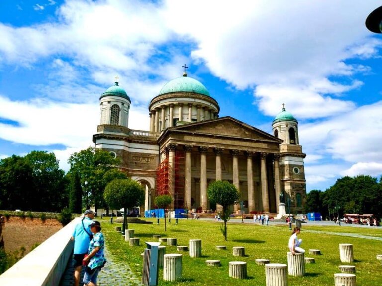 From Budapest: Full-Day Danube Bend Tour with Lunch - An In-Depth Look at the Itinerary