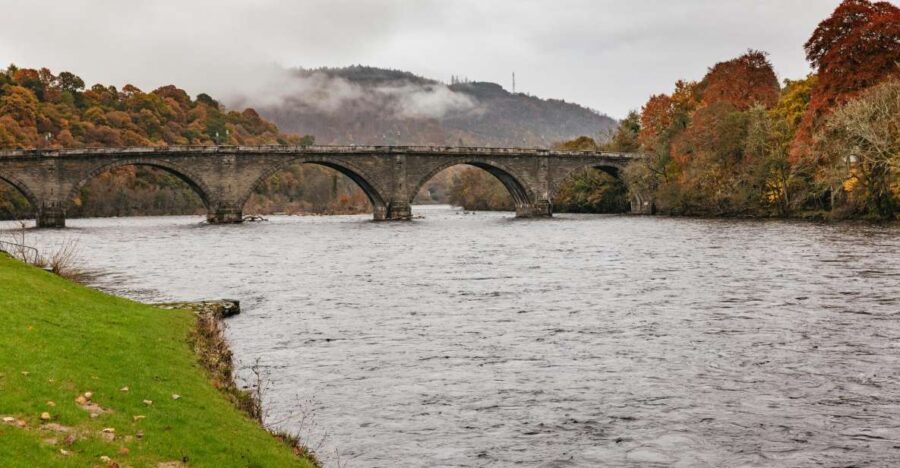 From Edinburgh: Scottish Highlands Tour with Whisky Tasting - Dunkeld and the River Tay
