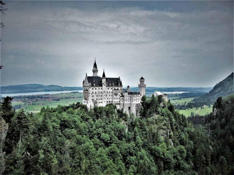 From Füssen: Neuschwanstein & Linderhof Castles Private Tour - Who Will Love This Tour?