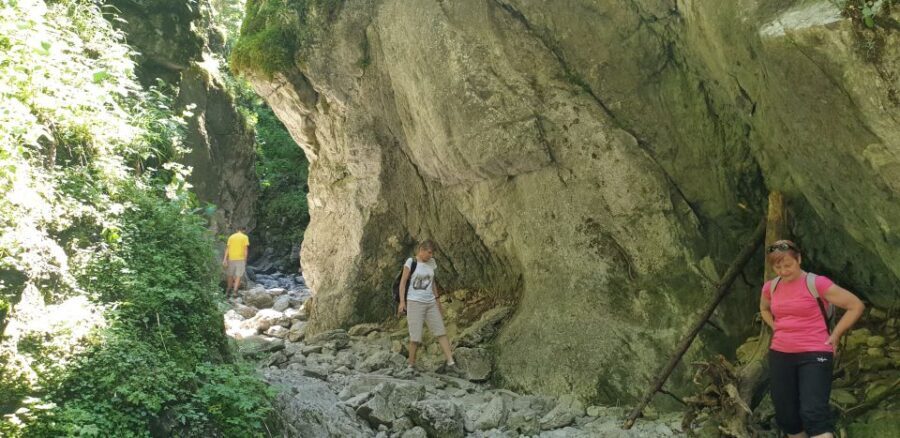 From Krakow: Hiking in the Tatra Mountains and Thermal baths - Scenic Stops and Unique Experiences