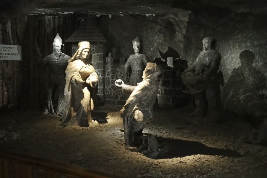 From Krakow: Wieliczka Salt Mine Tour in Italian - FAQ