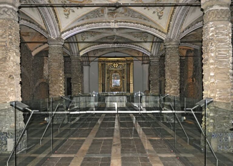 From Lisbon: Évora Wine & Heritage Tour - The Roman Temple: A Glimpse into Ancient Portugal