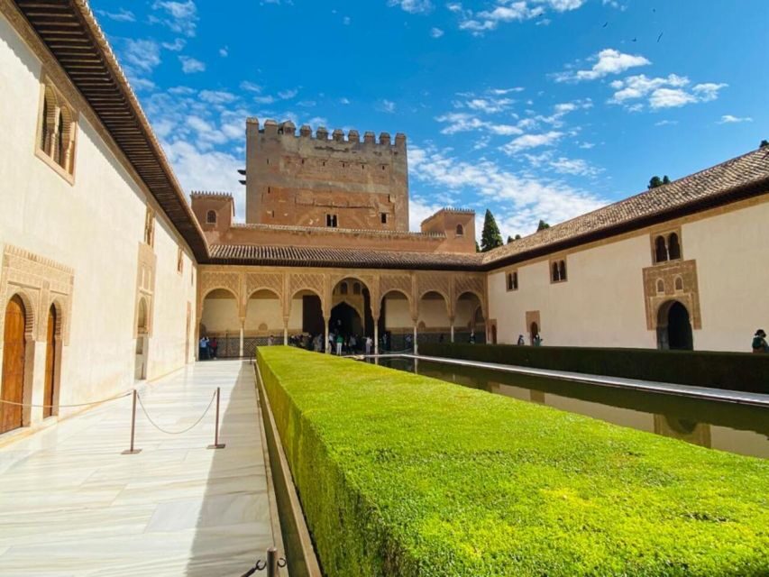 From Malaga: Alhambra Guided Tour with Entry Tickets - Deep Dive into the Itinerary