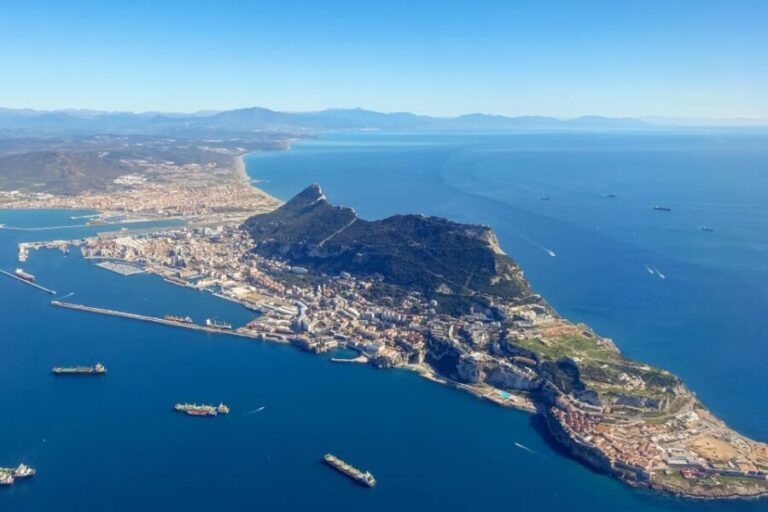 From Malaga and Costa del Sol: Gibraltar Sightseeing Tour - Key Points