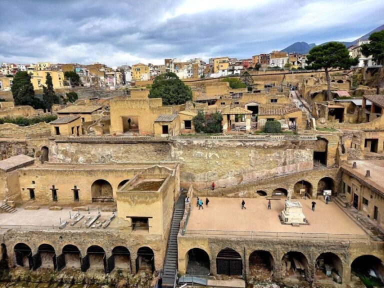 From Naples: Explore Herculaneum Ruins by bus - Visiting Herculaneum