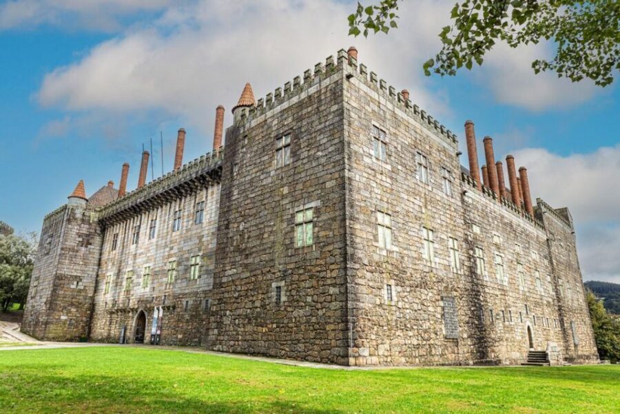 From Porto: Braga & Guimarães full day experience with lunch - The Itinerary: What to Expect