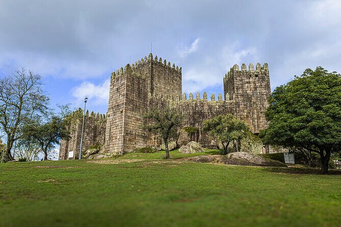 From Porto: Braga & Guimarães - Full Day Experience with Lunch - The Spirit of Guimarães and Its Grandeur