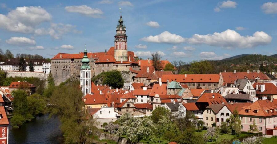 From Prague: Full-Day Cesky Krumlov Tour with Castle Entry - The Value of This Tour