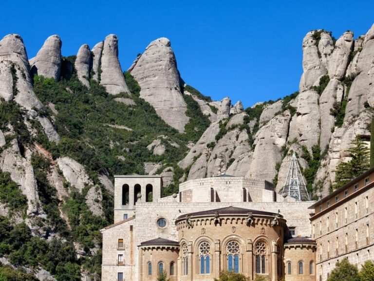 From Salou: Montserrat Monastery and 4 hours in Barcelona - Practical Tips for Making the Most of This Tour
