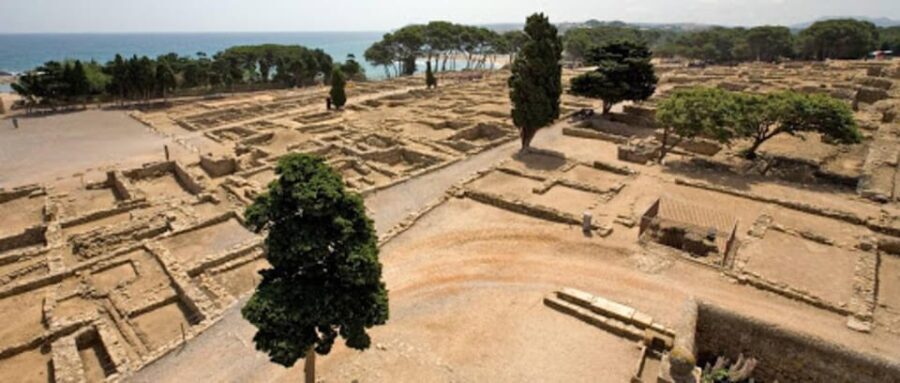 From Salou: Tour Poblet, Wines & Sitges - The Day Unpacked: What to Expect at Each Stop