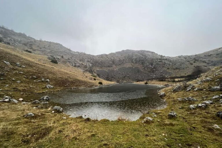 From Sarajevo to Umoljan, Bilici Lake & Bosnian Food Tasting - Scenic Hike to Bilici Lake and the Legend of the Serpent Monster