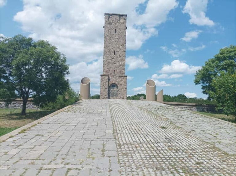 From Skopje: Prizren and Pristina, opt Kukes, Albania, a day - Starting the Day: From Skopje to Kosovo
