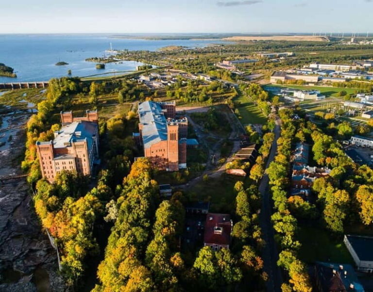 From Tallinn: Narva and "A View of Russia" Day Trip - Transportation and Group Experience