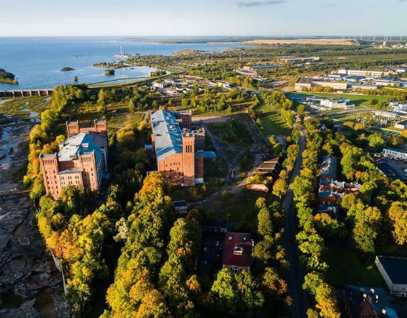 From Tallinn: Narva and "A View of Russia" Day Trip - Transportation and Group Experience