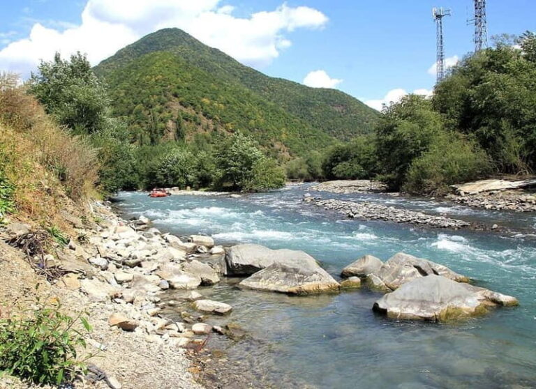 From Tbilisi: Ananuri, Gudauri, Kazbegi Adventure - Exploring Ananuri Fortress: A UNESCO Treasure