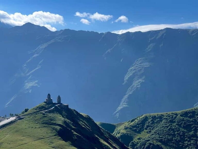 From Tbilisi: Kazbegi Day Trip - Transportation & Guide Insights