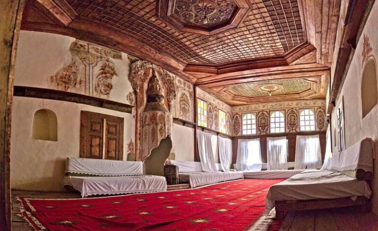 From Tirana: Full-Day Trip to the UNESCO-Listed Gjirokastra - Exploring Gjirokastra’s UNESCO Heritage Charm