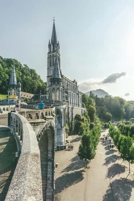 From Toulouse to Lourdes: Guided Small Group Day Tour - Detailed Breakdown of the Tour Experience