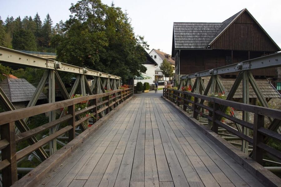 From Zagreb to Plitvice Lakes and Rastoke - Private day tour - Who is this tour best suited for?