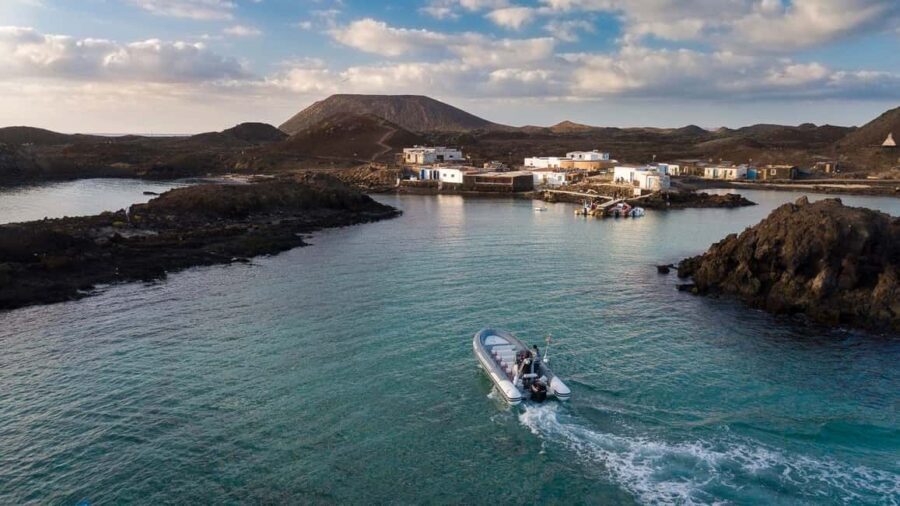 Fuerteventura: 1-hour private mini-cruise to Lobos Island - The Experience & What You Can Expect