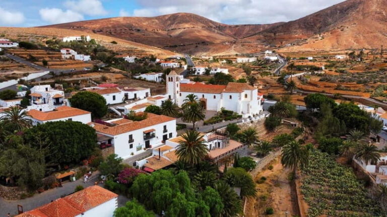 Fuerteventura: Visit all the highlights in 1 day with 8 pax - Who Will Love This Tour?