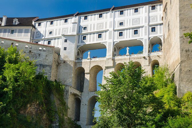 Full-Day Trip to eský Krumlov from Prague - The Pros and Cons Based on Reviews